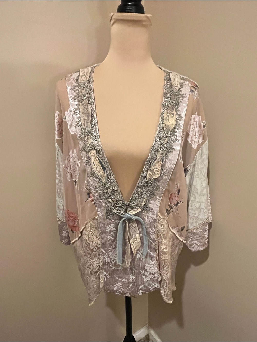 Boho Sheer Floral Tie-Front Kimono  in Blush. Embroidered, Lace, size XL